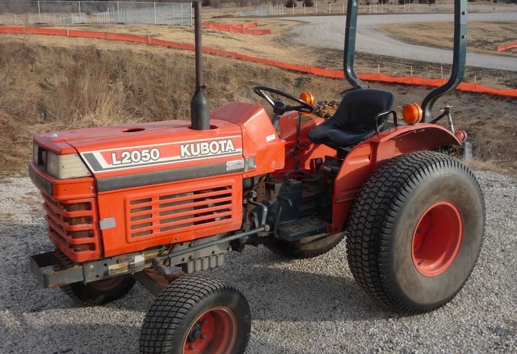 KUBOTA L2050 CZĘŚCI DO SILNIKA